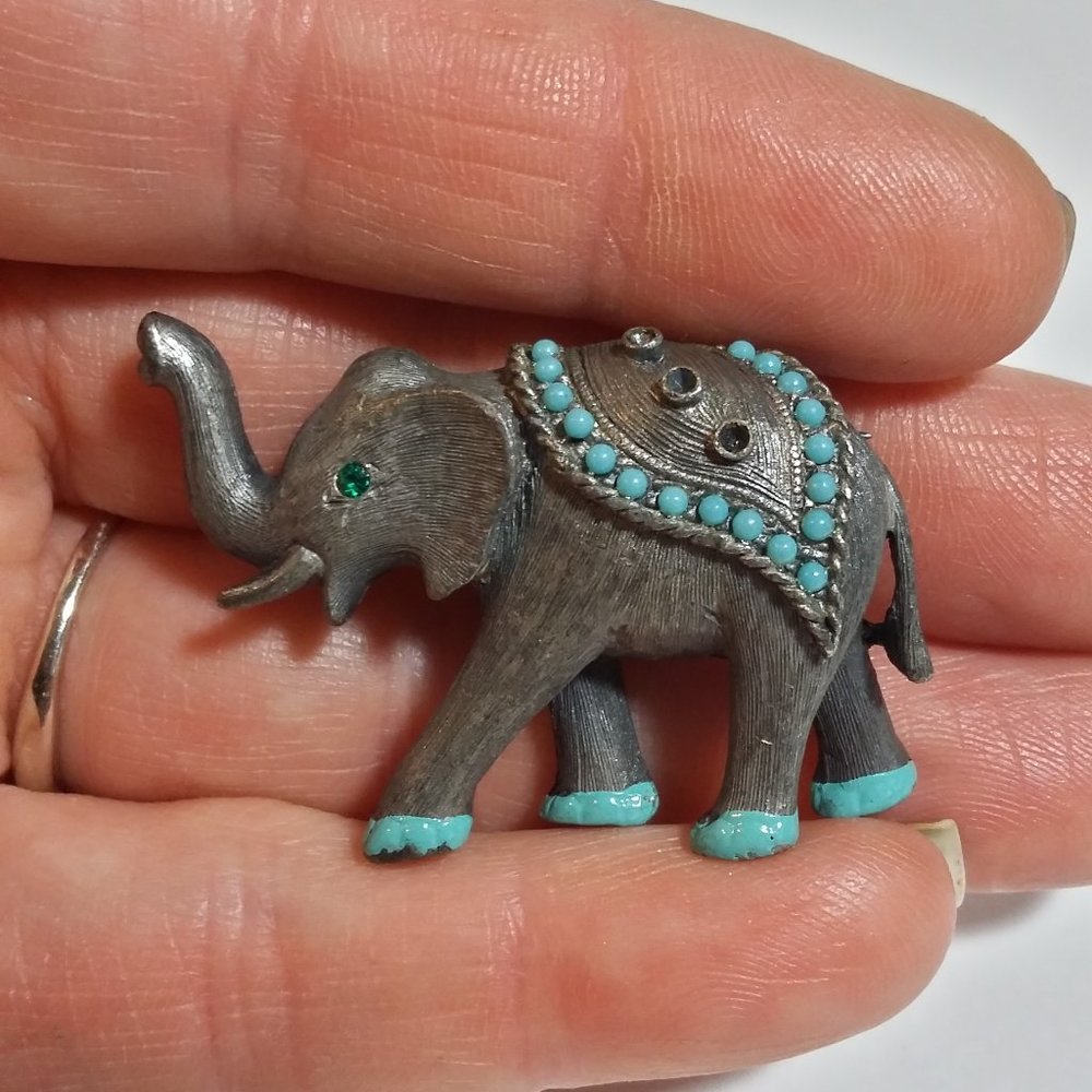 JJ Jonette Brooch Elephant Green Rhinestone Eye T